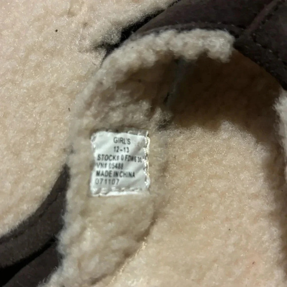 LL BEAN NEW NWOT GIRLS FLIP FLOPS BROWN SANDALS SUMMER CASUAL WINTER SIZE 12 13 - Picture 4 of 6